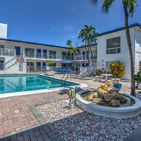 Hotel Blue Strawberry By The Sea à Lauderdale-by-the-Sea Extérieur photo