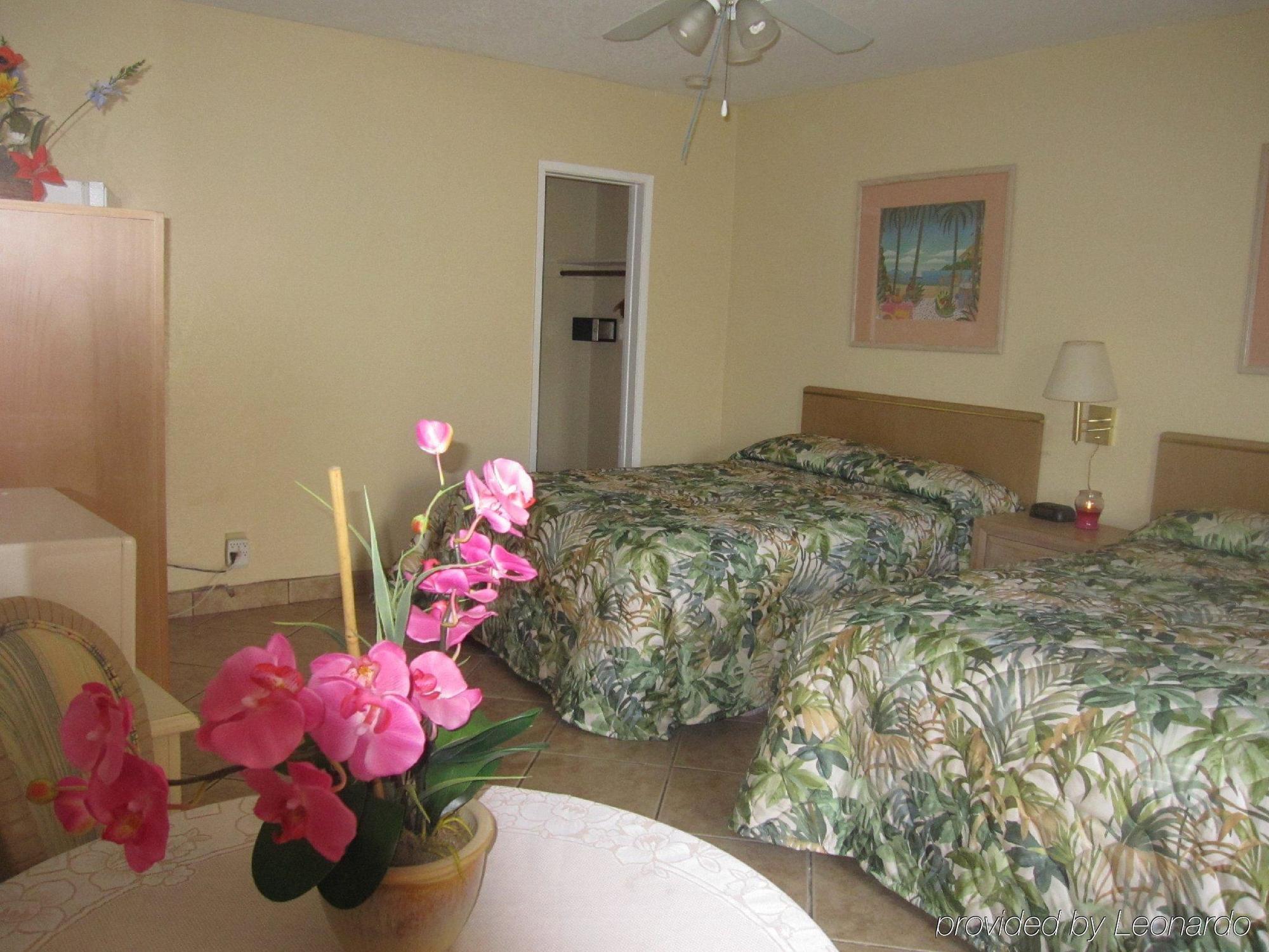 Hotel Blue Strawberry By The Sea à Lauderdale-by-the-Sea Extérieur photo