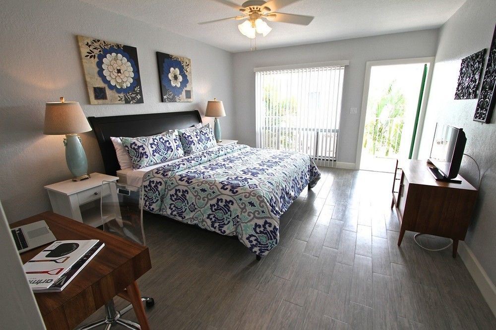 Hotel Blue Strawberry By The Sea à Lauderdale-by-the-Sea Extérieur photo