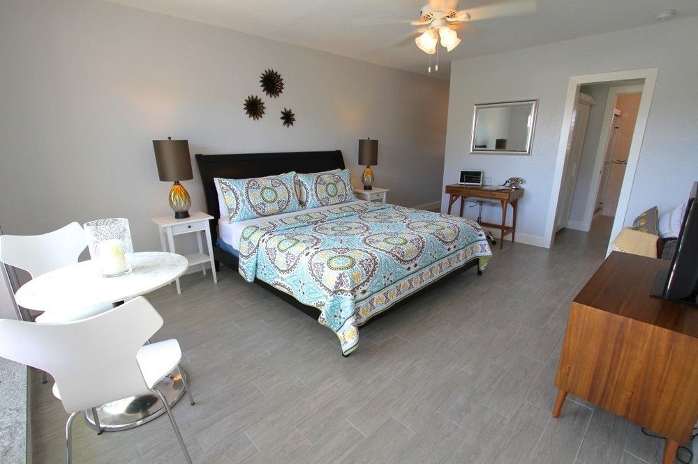 Hotel Blue Strawberry By The Sea à Lauderdale-by-the-Sea Extérieur photo