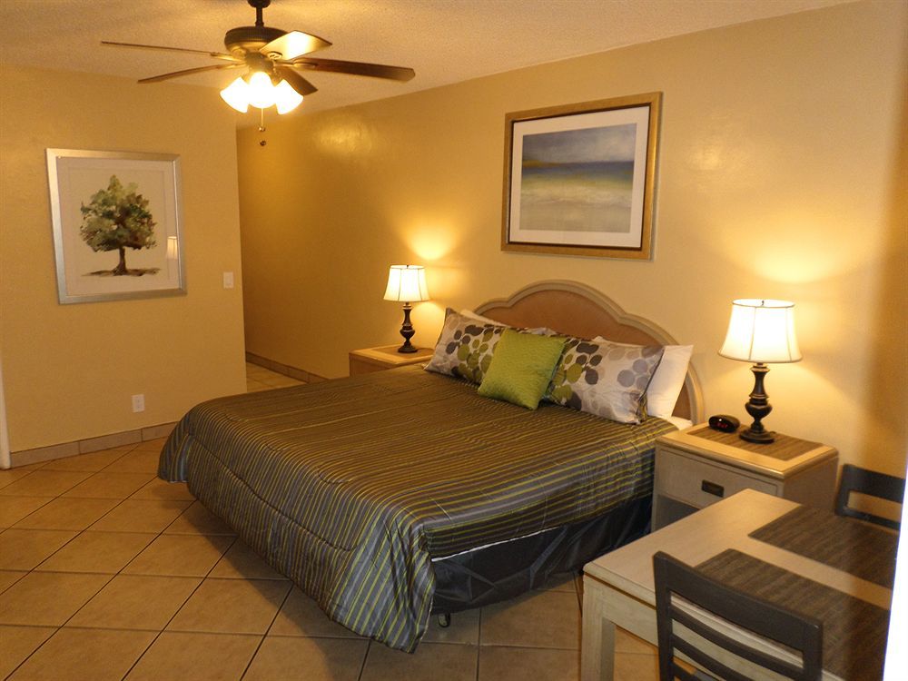 Hotel Blue Strawberry By The Sea à Lauderdale-by-the-Sea Extérieur photo