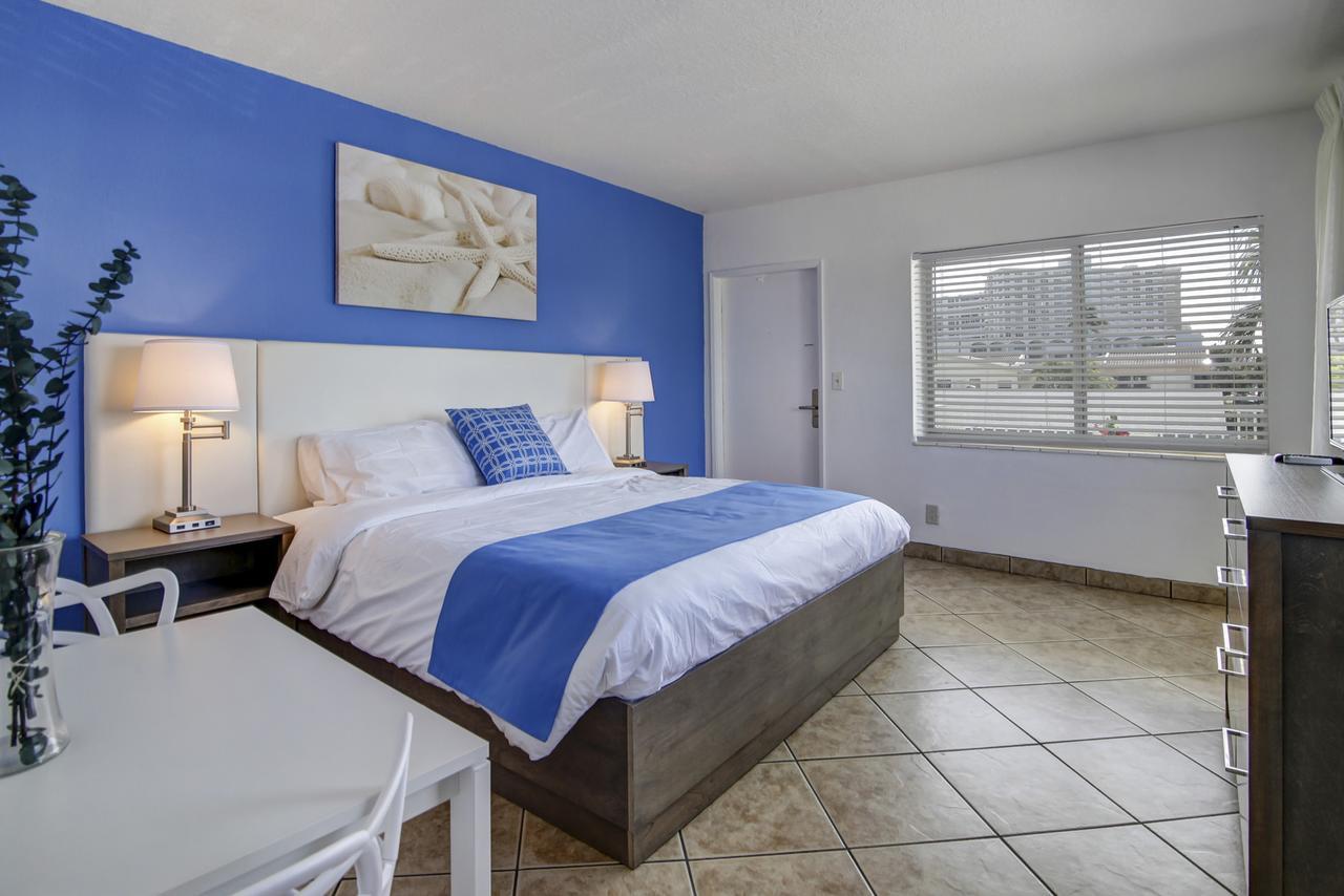 Hotel Blue Strawberry By The Sea à Lauderdale-by-the-Sea Extérieur photo