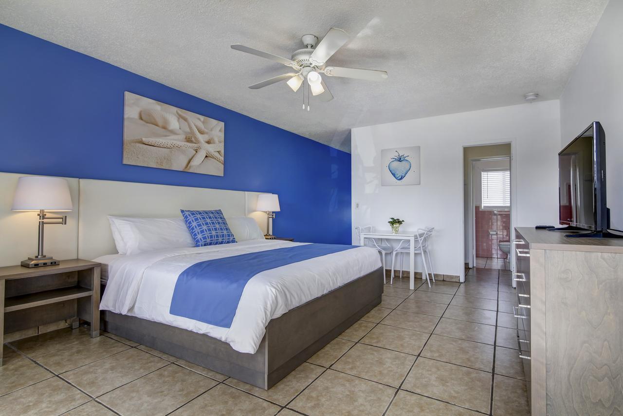 Hotel Blue Strawberry By The Sea à Lauderdale-by-the-Sea Extérieur photo