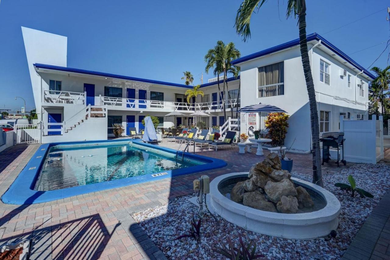 Hotel Blue Strawberry By The Sea à Lauderdale-by-the-Sea Extérieur photo