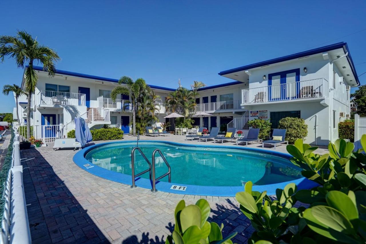 Hotel Blue Strawberry By The Sea à Lauderdale-by-the-Sea Extérieur photo